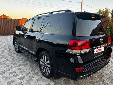 2016 Toyota Land Cruiser 200 Series Рестайлинг 2, чёрный, 6400000 рублей, вид 5