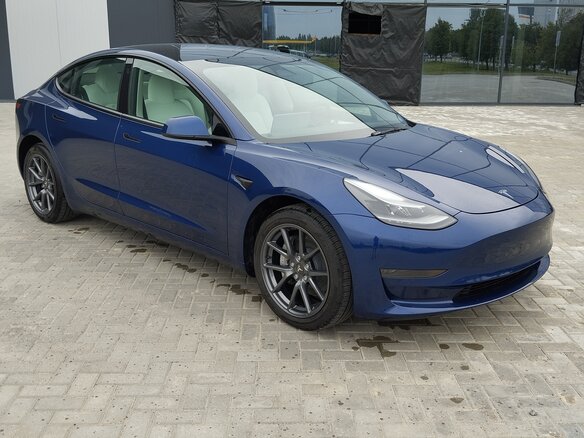 2022 Tesla Model 3 Standart Plus I, синий, 2313336 рублей