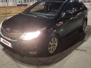 2015 Kia Rio III Рестайлинг, чёрный, 960000 рублей, вид 1