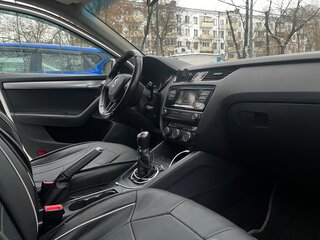 2015 Skoda Octavia III (A7), белый, 1350000 рублей, вид 5