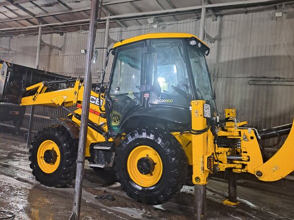 2018 JCB 3CX, жёлтый, 9000000 рублей - вид 9
