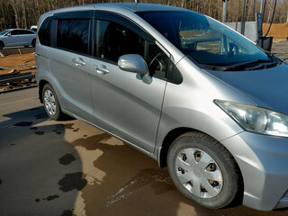 2013 Honda Freed I Рестайлинг, серебристый, 1150000 рублей, вид 2