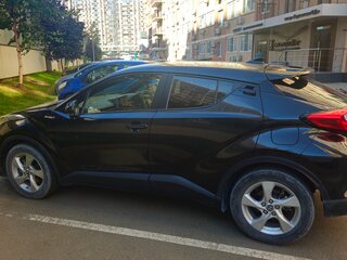 2019 Toyota C-HR I Рестайлинг, чёрный, 2150000 рублей, вид 4