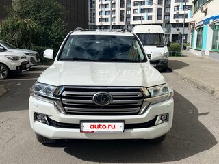 2018 Toyota Land Cruiser 200 Series Рестайлинг 2, белый, 8250000 рублей, вид 2