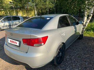 2009 Kia Cerato 5-speed II, серебристый, 690000 рублей, вид 5