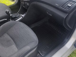 2014 Hyundai Solaris I Рестайлинг, серебристый, 950000 рублей, вид 5