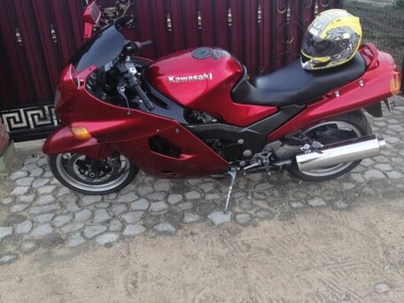 2000 Kawasaki ZZR 1100, красный, 254715 рублей, вид 1