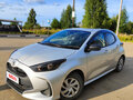 2020 Toyota Yaris IV, серебристый, 1200000 рублей - вид 4