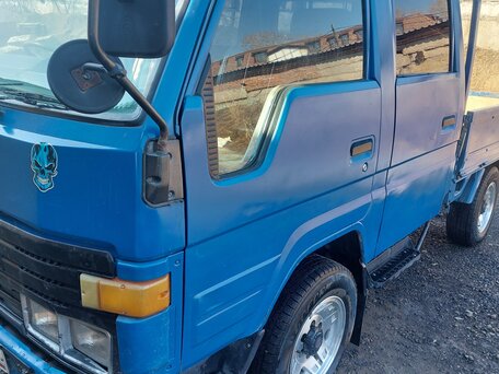 1993 Toyota Toyoace, синий, 700000 рублей, вид 2