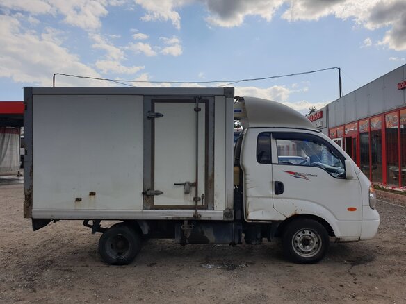 2010 Kia Bongo, белый, 500000 рублей - вид 1