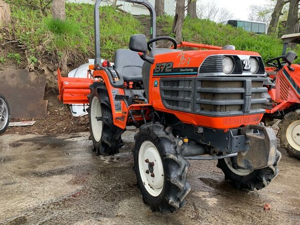 2005 Kubota Aste, красный, 550000 рублей