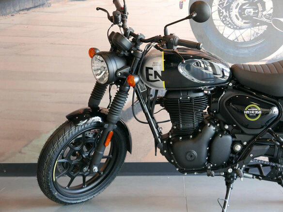 2025 Royal Enfield Hunter, чёрный, 462000 рублей - вид 2