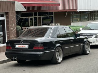 1993 Mercedes-Benz E-Класс 320 I (W124), чёрный, 1580000 рублей, вид 4