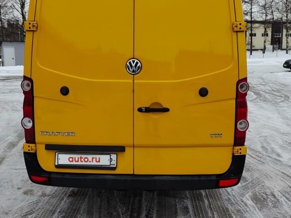 2011 Volkswagen Crafter, жёлтый, 1250000 рублей - вид 3
