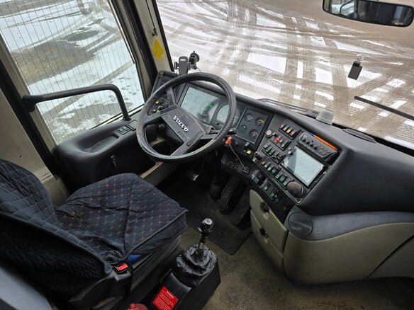 2000 Volvo B12 Series, белый, 3050000 рублей - вид 7