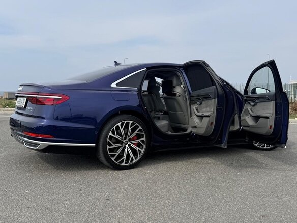 2021 Audi A8 60 TFSI e IV (D5), синий, 8230000 рублей - вид 18