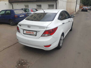 2013 Hyundai Solaris I, белый, 750000 рублей, вид 3