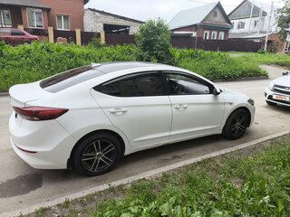 2017 Hyundai Elantra VI (AD), белый, 1250000 рублей, вид 2