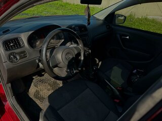 2013 Volkswagen Polo V, красный, 750000 рублей, вид 3