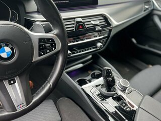 2020 BMW 5 серии 520d xDrive VII (G30/G31/G38) Рестайлинг, белый, 4350000 рублей, вид 2