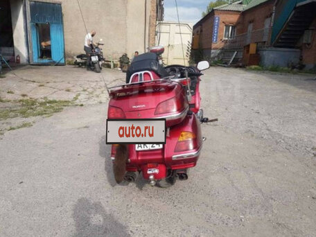 2003 Honda GL 1800 Gold Wing, красный, 930000 рублей, вид 5