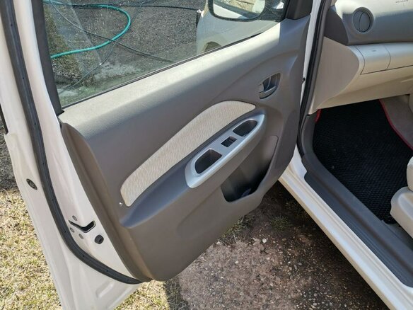 2010 Toyota Belta I, белый, 825000 рублей - вид 5