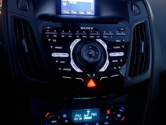 2011 Ford Focus III, серебристый, 1200000 рублей - вид 13