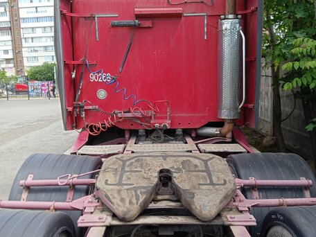 1998 Freightliner Century Class, красный, 1600000 рублей, вид 3