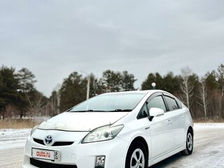 2011 Toyota Prius III Рестайлинг (XW30), белый, 980000 рублей, вид 1