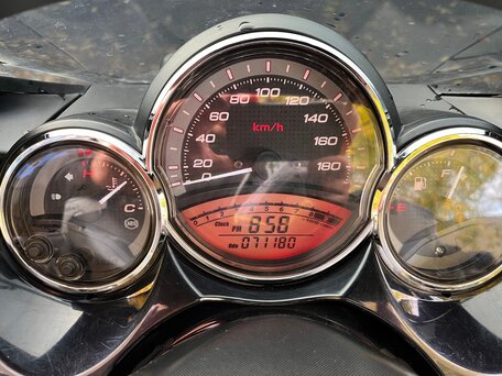 2008 Yamaha TMAX, серебристый, 400000 рублей, вид 5