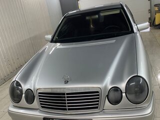 1999 Mercedes-Benz E-Класс 240 II (W210, S210), серебристый, 500000 рублей, вид 2