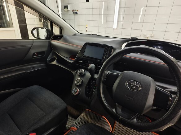 2015 Toyota Sienta II, чёрный, 1100000 рублей - вид 10