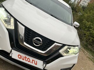 2018 Nissan X-Trail III Рестайлинг, белый, 2000000 рублей, вид 3