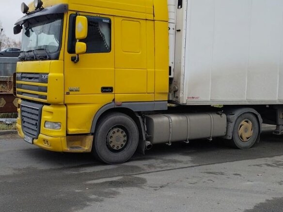 2012 DAF XF 105, жёлтый, 2900000 рублей - вид 2