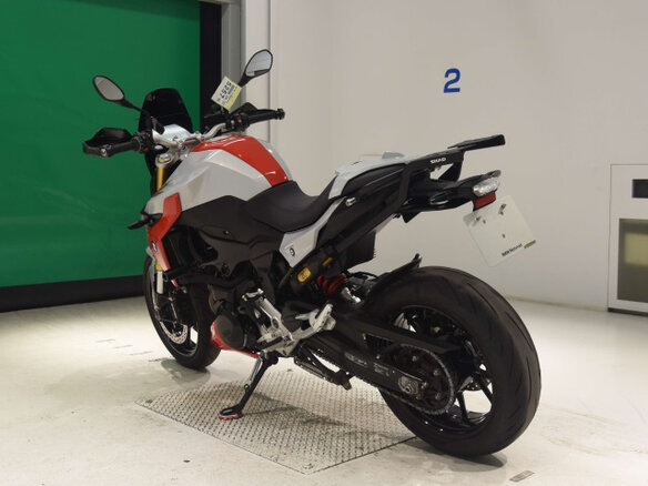2021 BMW F 900 R, белый, 900000 рублей - вид 4