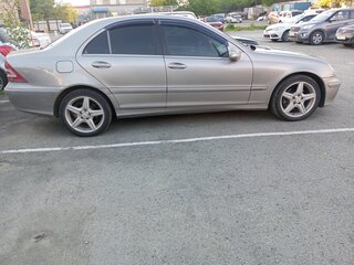 2004 Mercedes-Benz C-Класс 240 II (W203) Рестайлинг, серый, 870000 рублей, вид 1