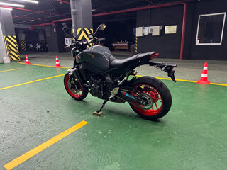 2021 Yamaha MT-09 (FZ-09), серый, 1150000 рублей, вид 5