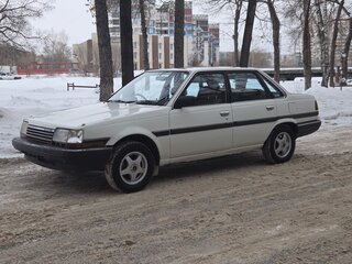 1985 Toyota Corona 5-speed VIII (Е150, T160) Рестайлинг, белый, 170000 рублей, вид 3