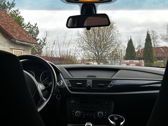2012 BMW X1 20i I (E84) Рестайлинг, красный, 1550000 рублей - вид 8