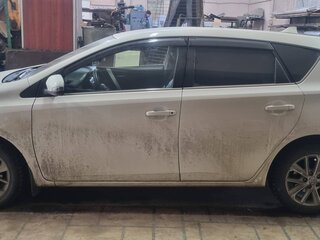 2013 Toyota Auris II, белый, 1250000 рублей, вид 2