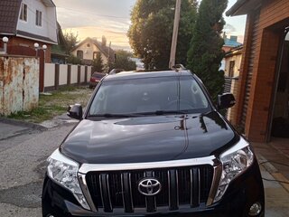 2014 Toyota Land Cruiser Prado 4-speed 150 Series Рестайлинг 1, чёрный, 3690000 рублей, вид 4