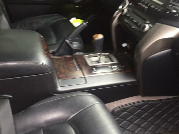 2011 Toyota Land Cruiser 200 Series, чёрный, 3500000 рублей - вид 2