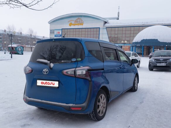 2017 Toyota Sienta II, синий, 1590000 рублей - вид 3