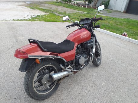 1986 Honda VF 750, красный, 190000 рублей, вид 3