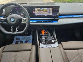 2025 BMW 5 серии 520i VIII (G60/G61/G68), серебристый, 6700777 рублей, вид 5