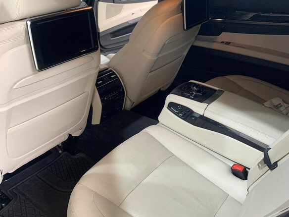 2013 BMW 7 серии Long 740Li xDrive V (F01/F02/F04) Рестайлинг, синий, 1850000 рублей - вид 8