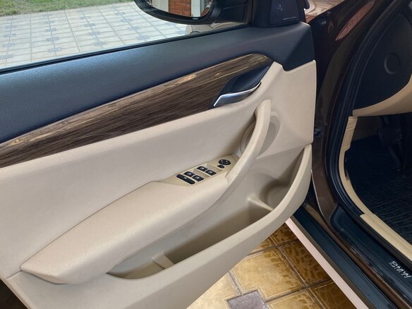 2011 BMW X1 20i I (E84), коричневый, 1850000 рублей - вид 8