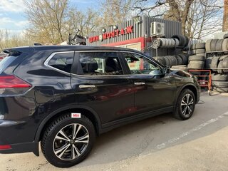 2018 Nissan X-Trail III Рестайлинг, чёрный, 1800000 рублей, вид 3