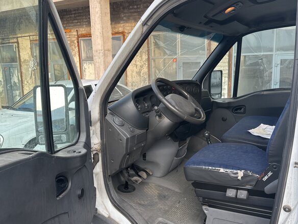 2005 Iveco Daily, белый, 1300000 рублей - вид 6