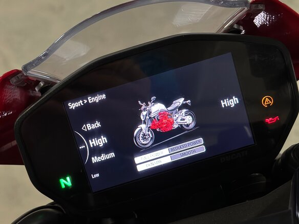2023 Ducati Monster 937, красный, 1600000 рублей - вид 13